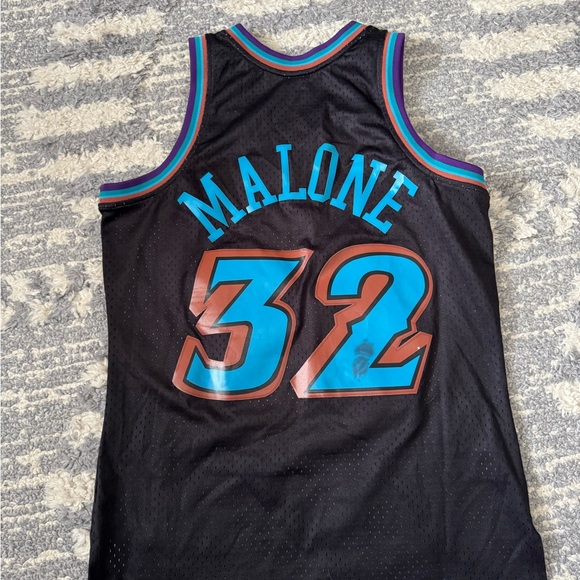 Utah Jazz Hardwood Classics Jersey Karl Malone. - Picture 4 of 5